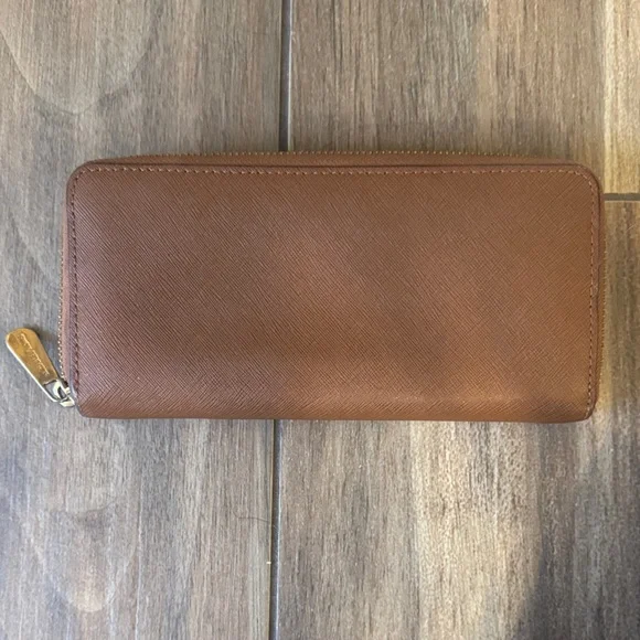 Michael Kors Brown Wallet with Gold Zipper - Picture 2 of 6